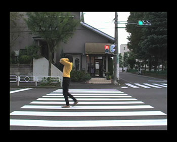 Hachioji : Hole in gap, 2008. The crossing of zebra times. Caroline Bernard (Lili range le chat), Michiko Tsuda Performance : Miwako Takano, Graphism and drawings : Damien Guichard (Lili range le chat).